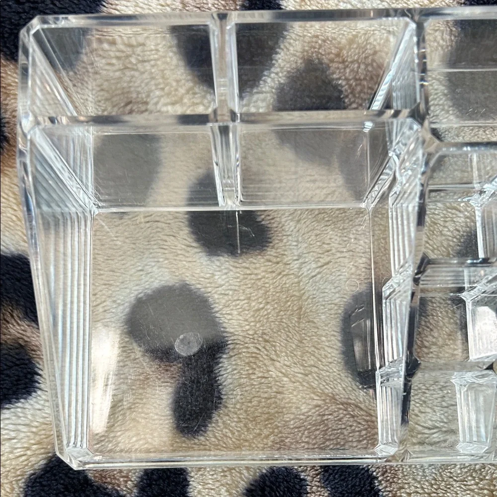 Source Unknown Transparent Makeup Organizer